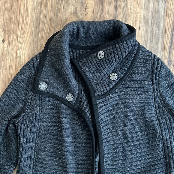 Banana Republic sweater - Picture 3 of 4